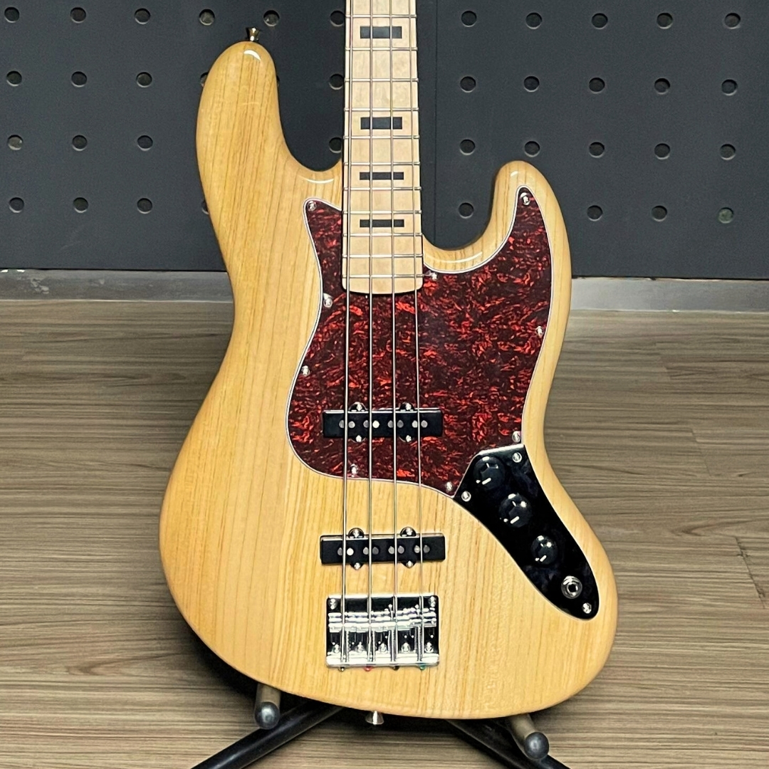 LA Guitarworks Bass MJB-03 in Gloss NA finishes
