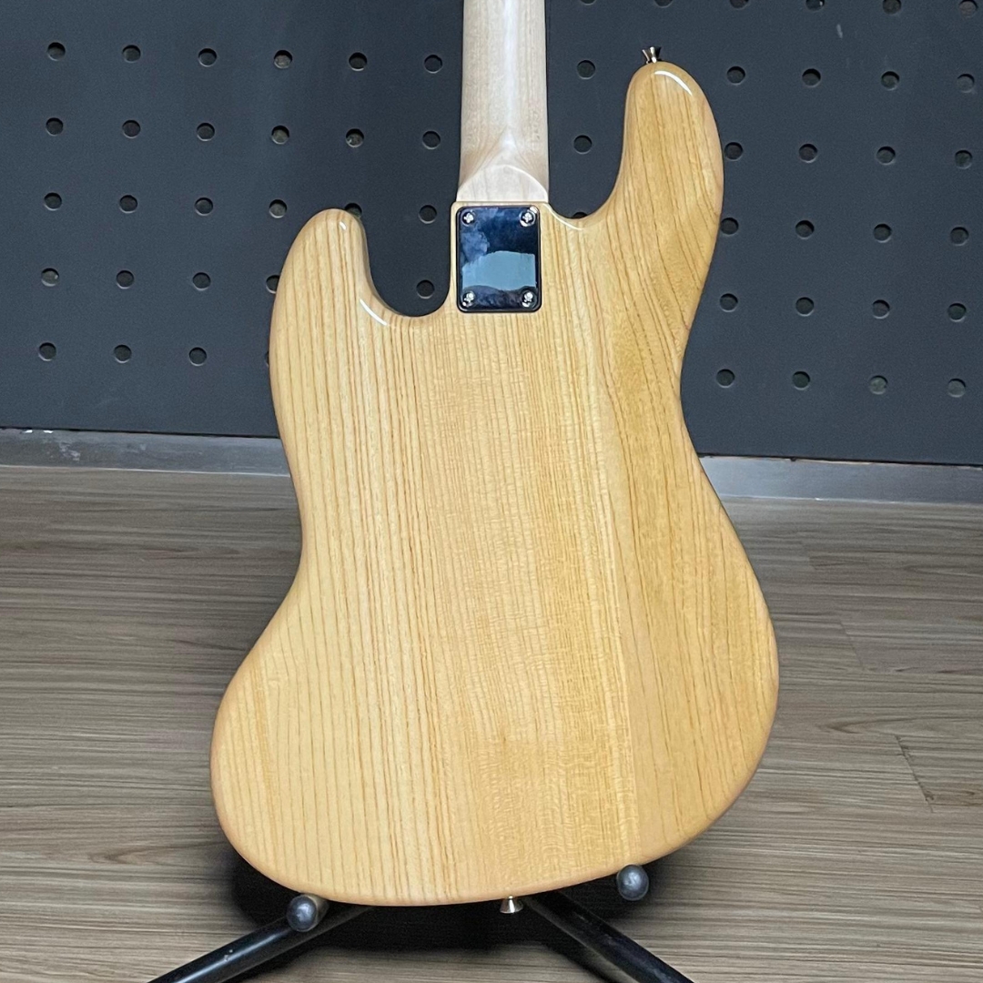 LA Guitarworks Bass MJB-03 in Gloss NA finishes - Gambar 6