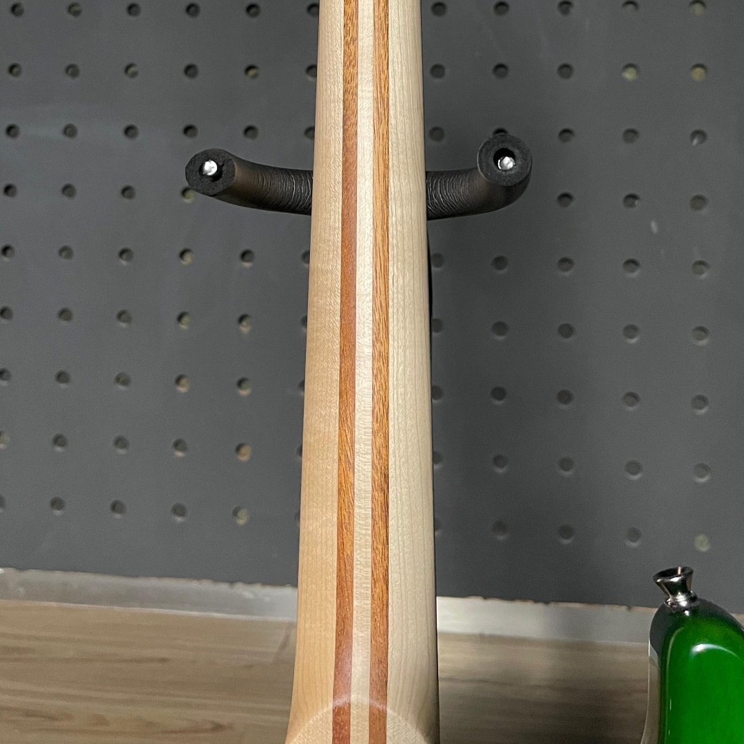 LA Guitarworks Guitar MST-05 in Gloss GR finishes - Gambar 6