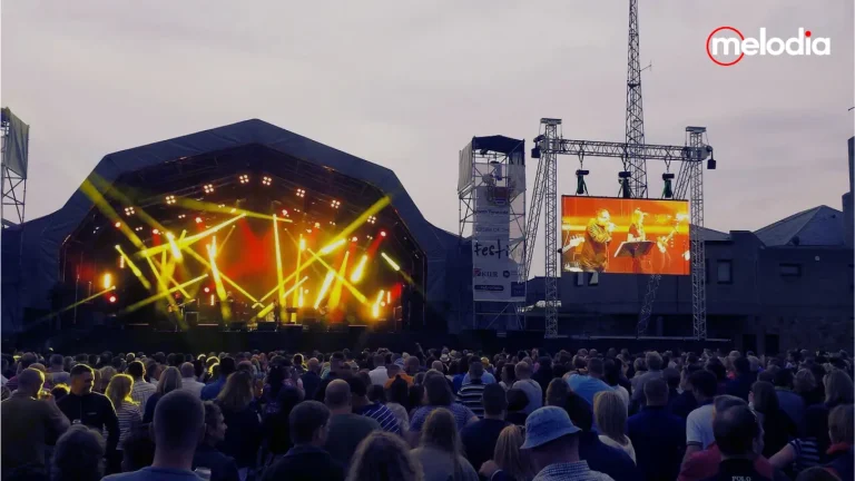 peran smart board interactive flat panel